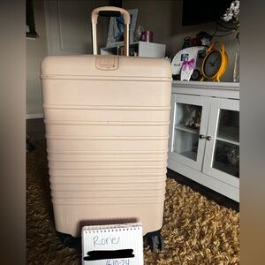 The medium check-in roller beige